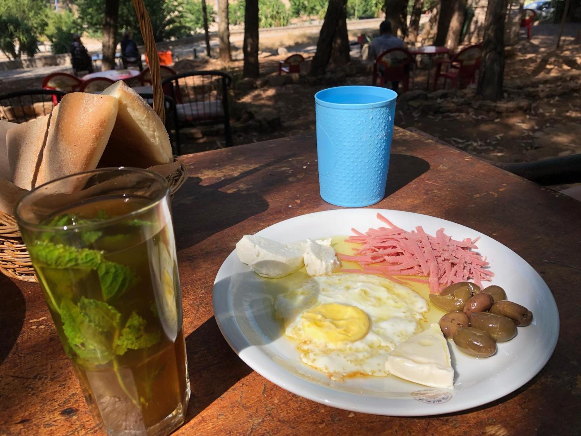 Dar Onsar Bed & Breakfast เชฟชาอูน ภายนอก รูปภาพ